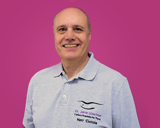 Techniker Antonio in der KFO Praxis Dr. Jana Wachter